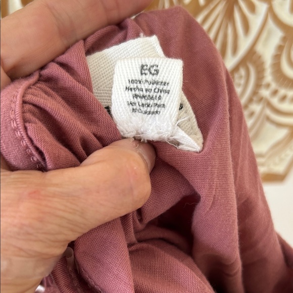 New York Laundry Lace-Up Blouse in Mauve XL with cut out 3/4 sleeves - Picture 6 of 6